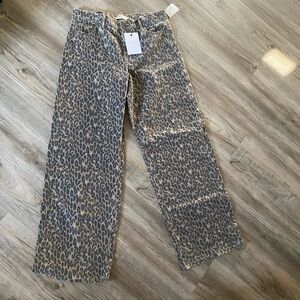 Hidden Jeans size 28 baggy